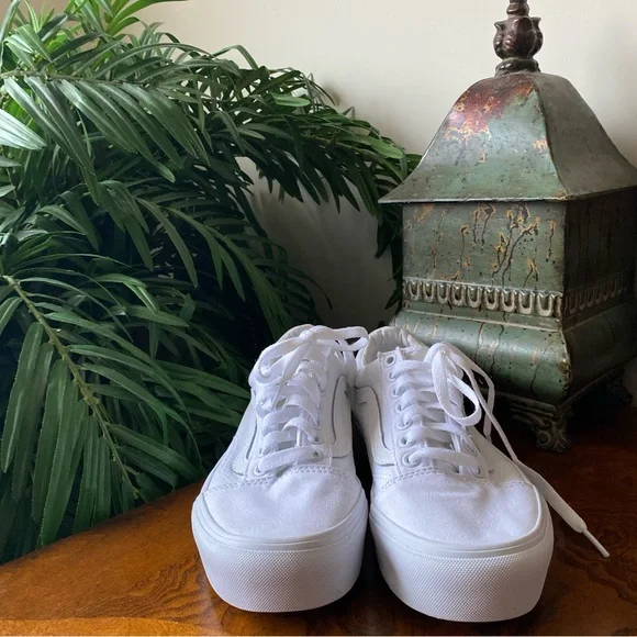 VANS Old Skool Classic White Sneakers - Picture 2 of 8